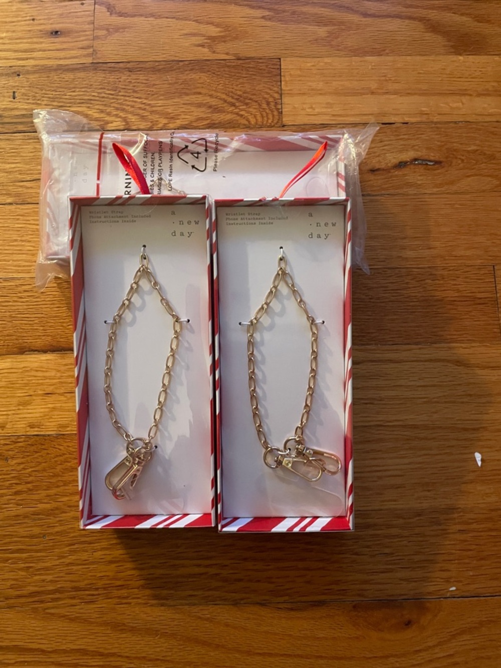 Bracelet chain for phone